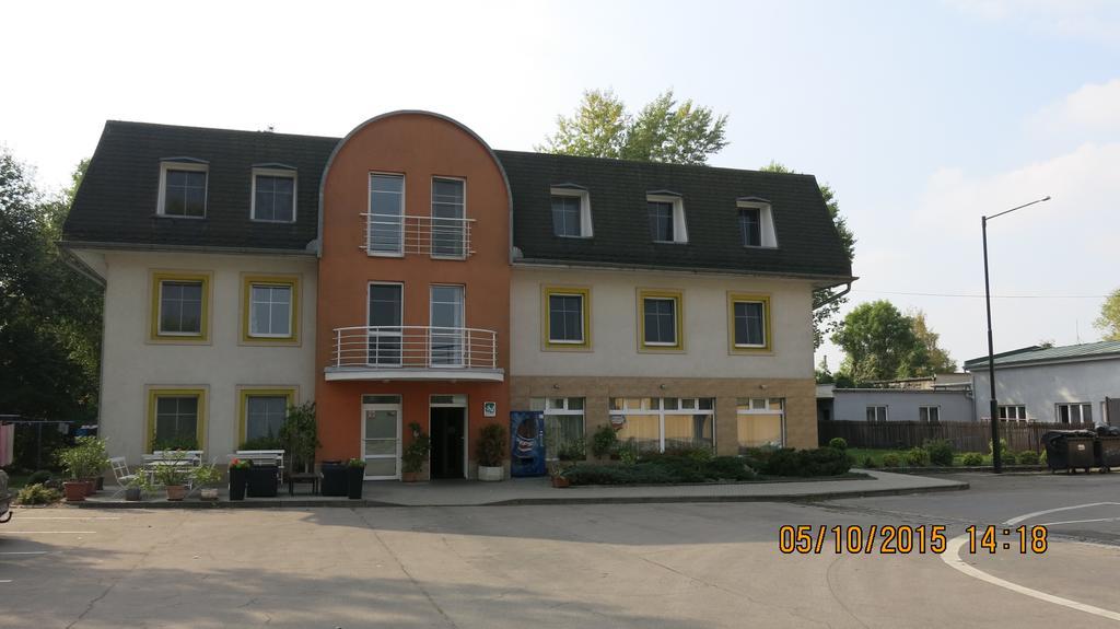 Hotel Ned Hockey Nymburk Ngoại thất bức ảnh