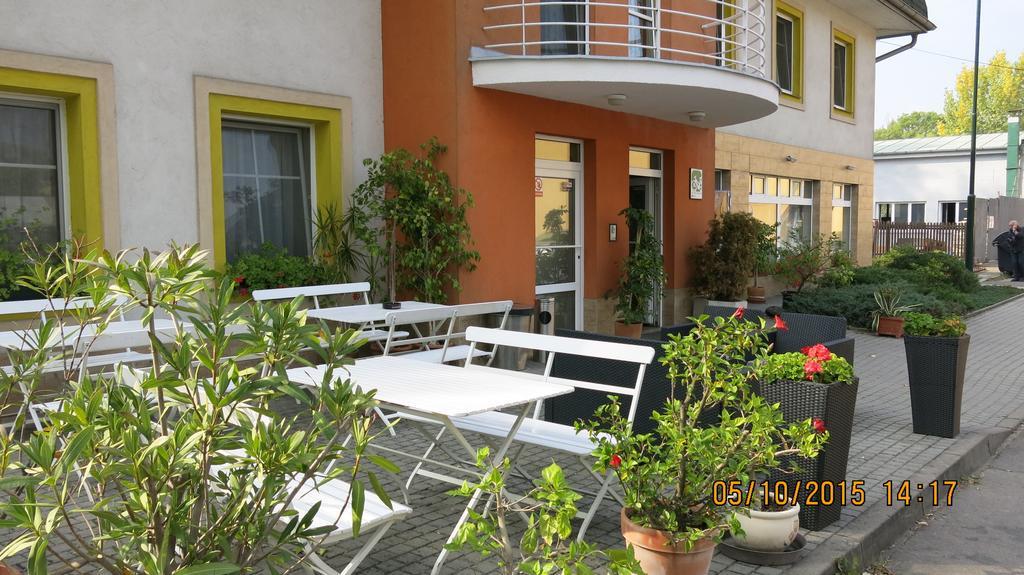 Hotel Ned Hockey Nymburk Ngoại thất bức ảnh
