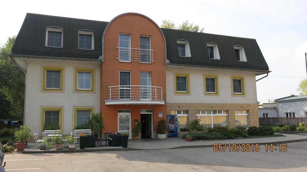 Hotel Ned Hockey Nymburk Ngoại thất bức ảnh